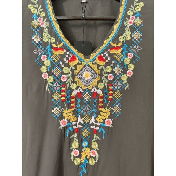 AK Floral Embroidered Gray 3/4 Shirt Shirt Size Large NWT - Picture 5 of 6